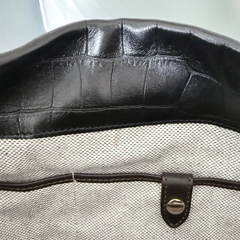 Dooney Bourke Black Brown Leather Croc Embossed Lobster Clasp Hobo Makeup Bag